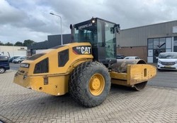КАТОК CATERPILLAR CS 76
