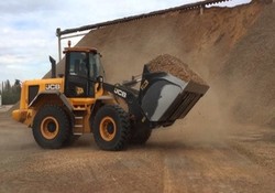 ФРОНТАЛЬНЫЙ ПОГРУЗЧИК JCB 426